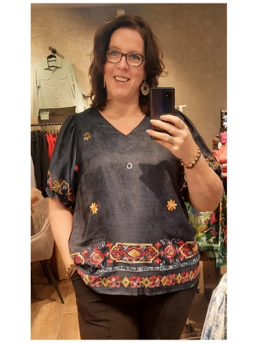 STUDIO SKARLINE BLOUSE