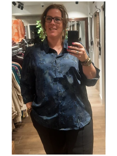 SHIRT W PUFF AND 3/4 SLEEVES