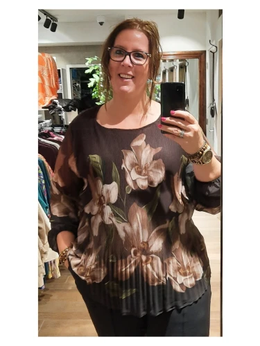 PLEATED BLOUSE