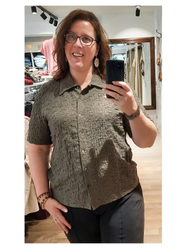 ALBERTA 1 SHIRT in de kleuren groen en zwart