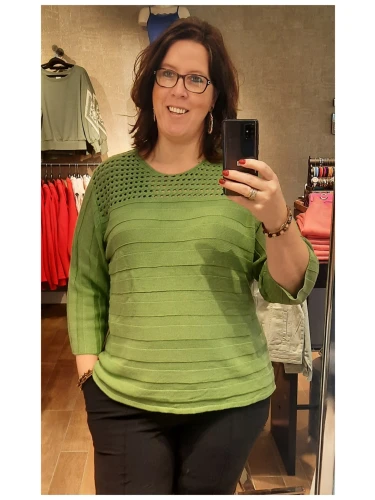 ZHENZI CAPRI PULLOVER GROEN EN SAND KLEUR