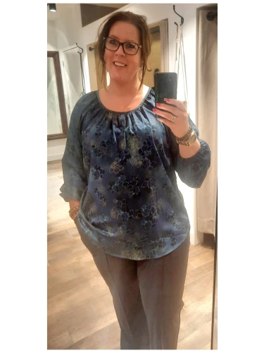 BLOUSE LS WRINKLES EN NECKLINE