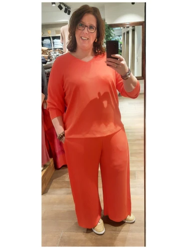 WASABI SABINA 91 BROEK IN HET ROOD EN ZWART